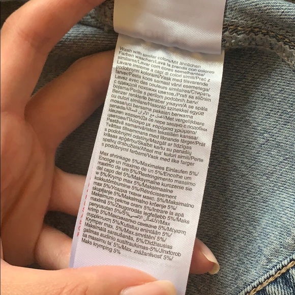 Denim vest with rose patches - Picture 8 of 11